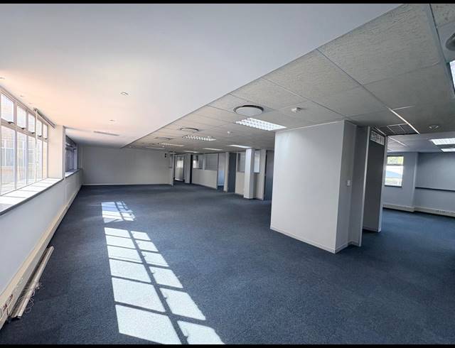 2,428M² OFFICE TO LET IN RANDJESPARK